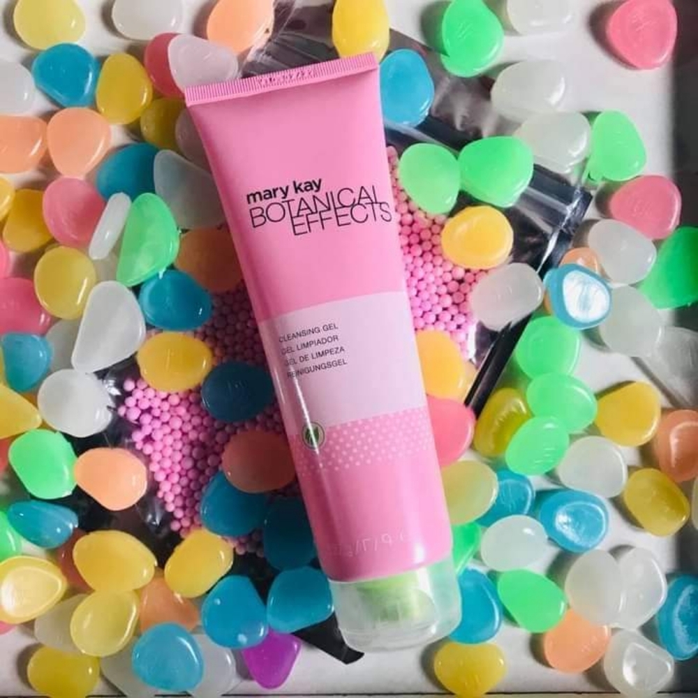 Mary kay  Botanicals Effects Cleanser.